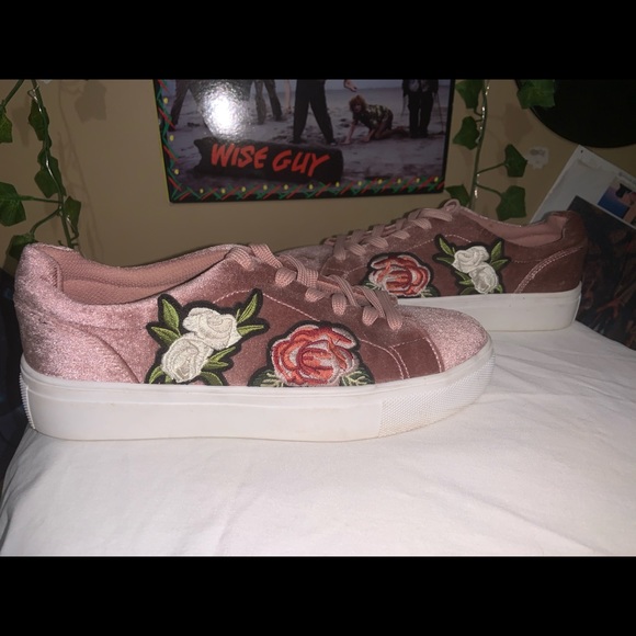 Embroidered madden girl sneakers - Picture 2 of 2